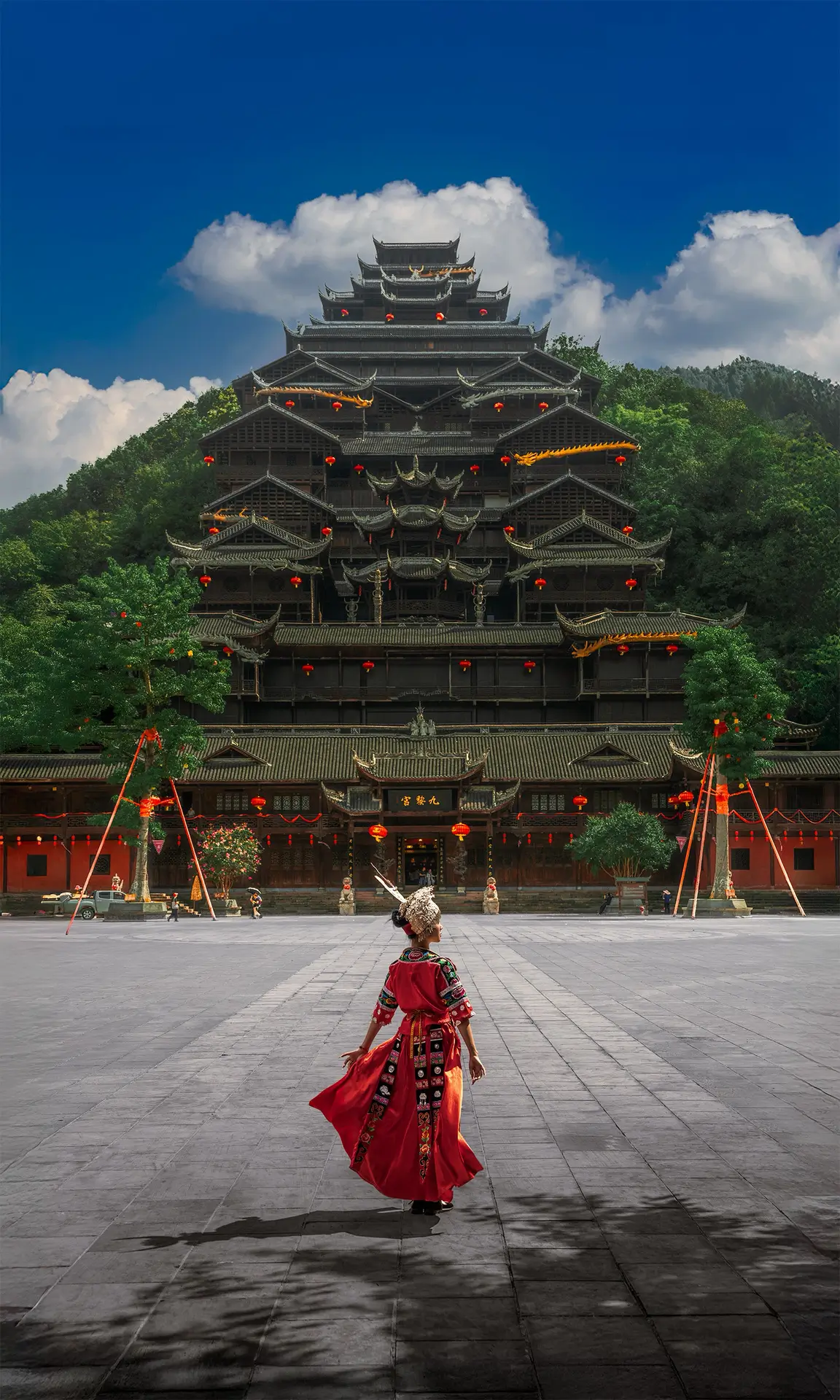 CHONGQING · TASTE THE MOUNTAIN CITY:Beyond the City, Into Its Stories